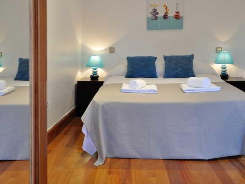 Gran Via Sol Apartamentos Madrid Kültér fotó