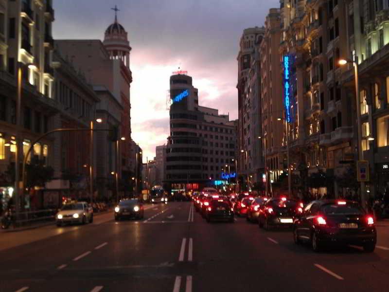 Gran Via Sol Apartamentos Madrid Kültér fotó