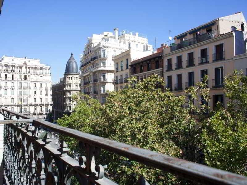 Gran Via Sol Apartamentos Madrid Kültér fotó