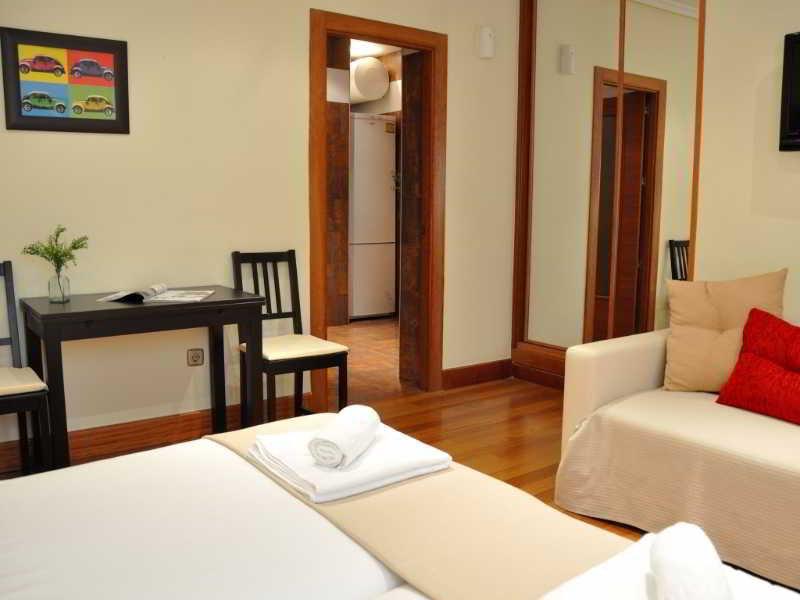 Gran Via Sol Apartamentos Madrid Kültér fotó