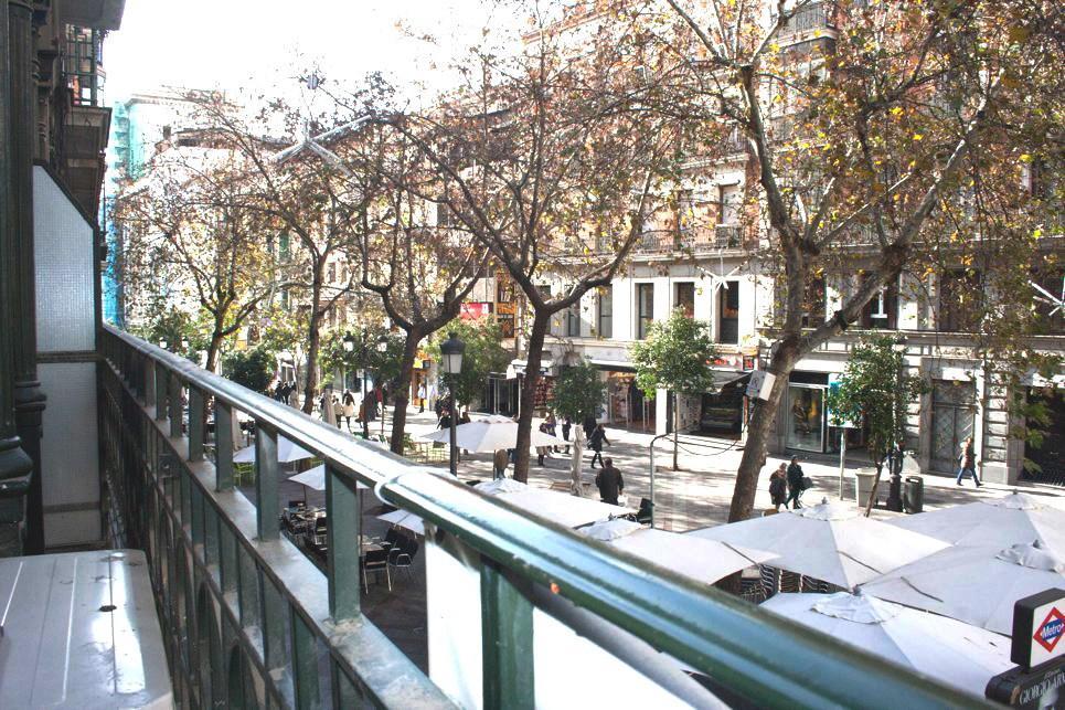 Gran Via Sol Apartamentos Madrid Kültér fotó